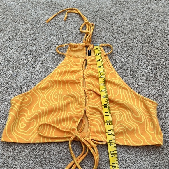 Zara large jacquard halter keyhole top. - Picture 7 of 13